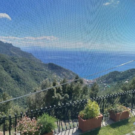 ラヴェッロ La Dacia Di Gina Bed & Breakfast エクステリア 写真