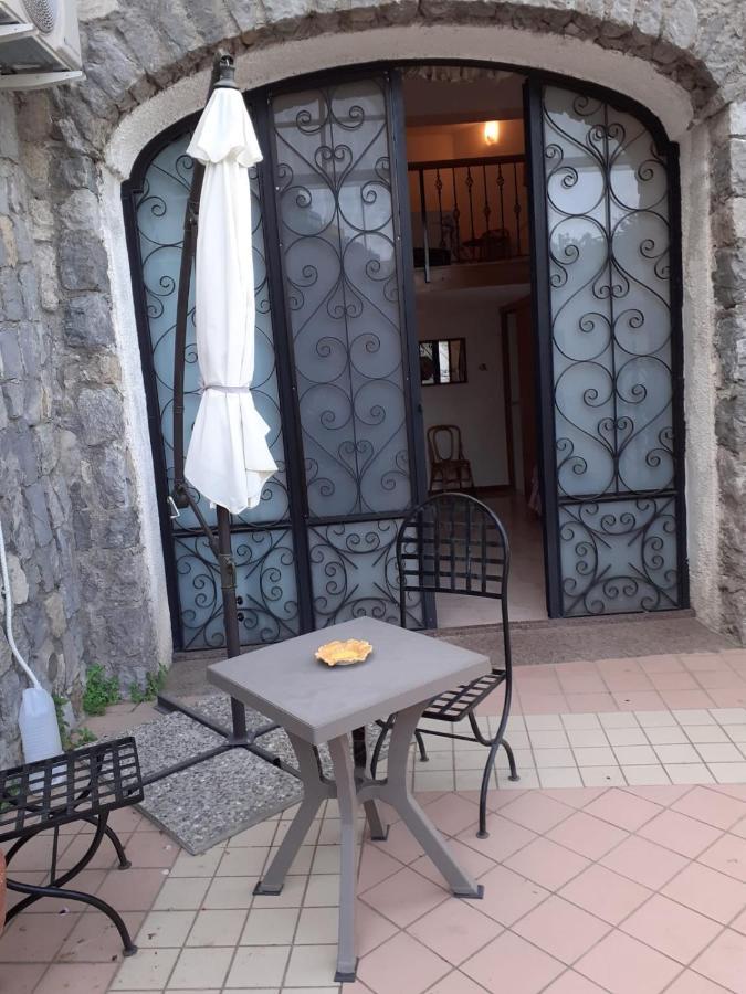ラヴェッロ La Dacia Di Gina Bed & Breakfast エクステリア 写真